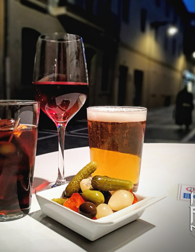 Acompaña tu bebida con alguno de nuestros aperitivos